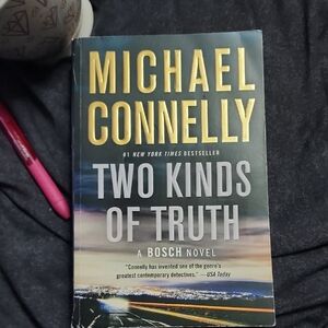 Michael Connelly 'Two Kinds of Truth' Book